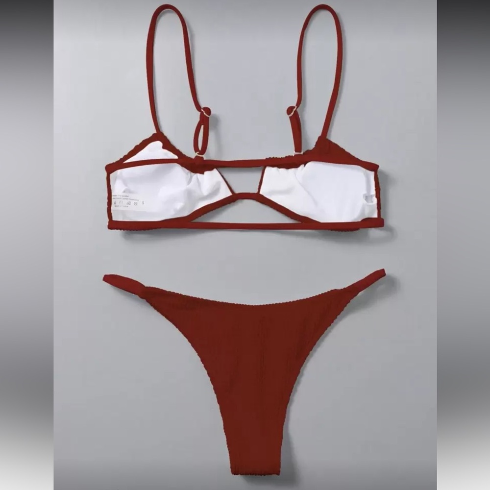 Red Ribbed Bikini Set - Picture 2 of 3